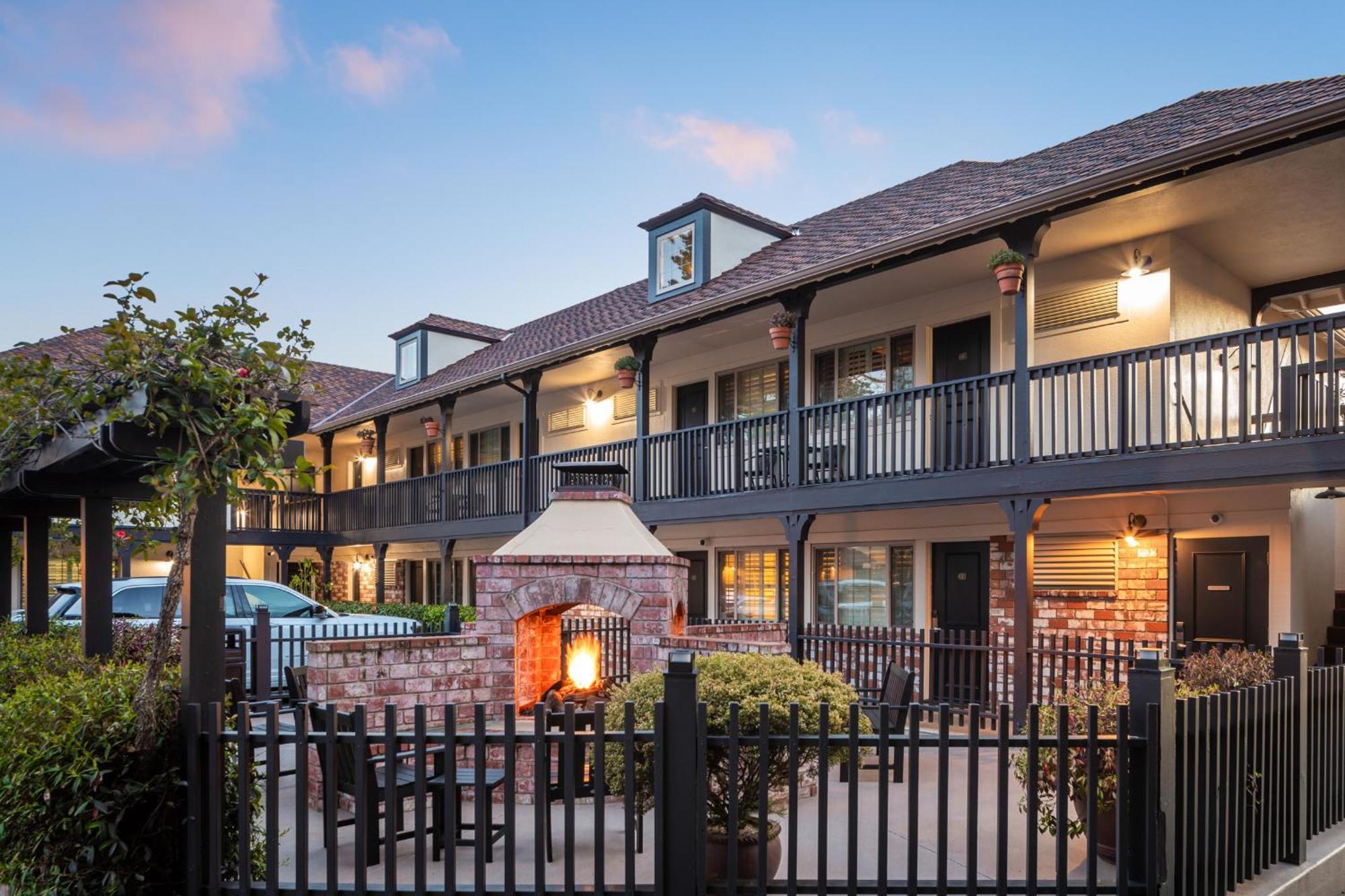 Candle Light Inn Carmel-by-the-Sea Exterior photo